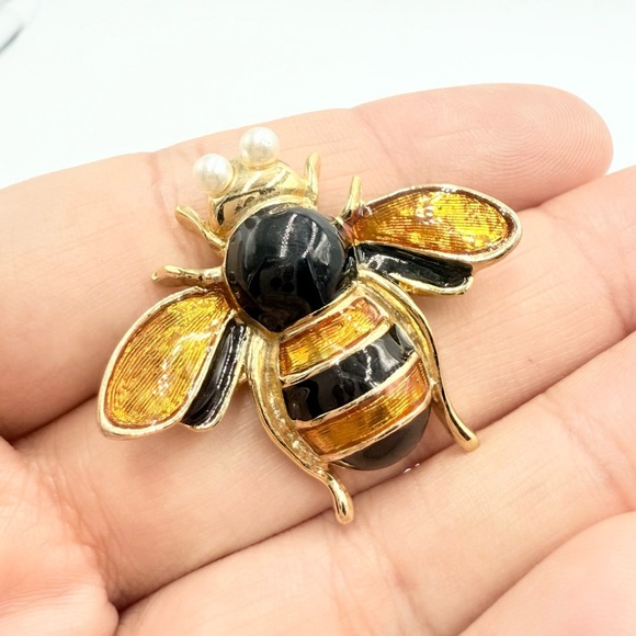 Vintage Gold-tone Enamelled Pearls Accent Bee Brooch - Picture 3 of 6